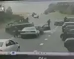 فیلم/ برخورد تانک با یک خودرو