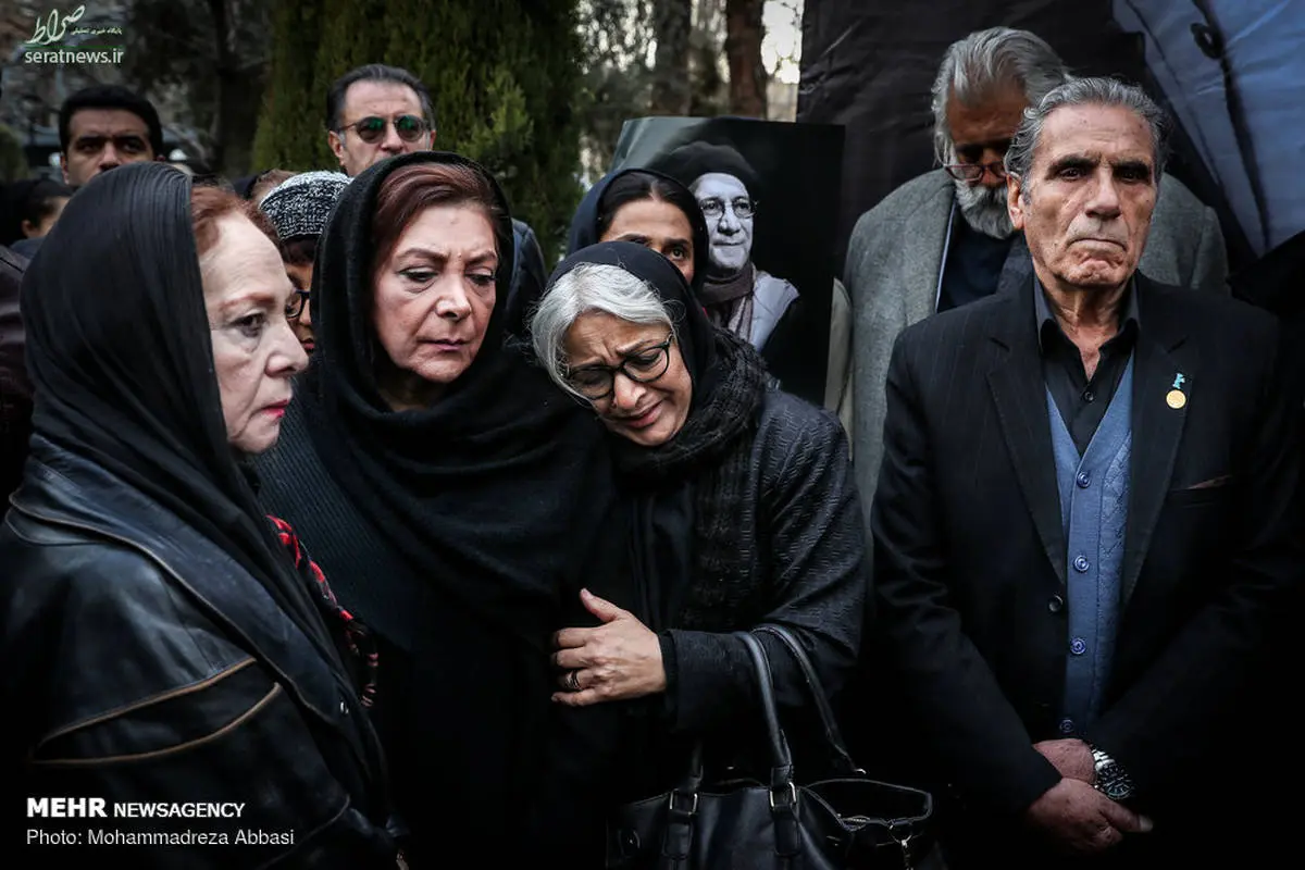 همسر اول محب اهری در تشییع جنازه او + عکس