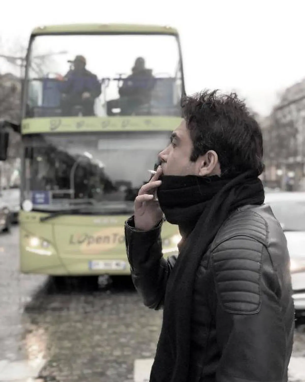 سیگار کشیدن محسن چاوشی در خیابان های پاریس!