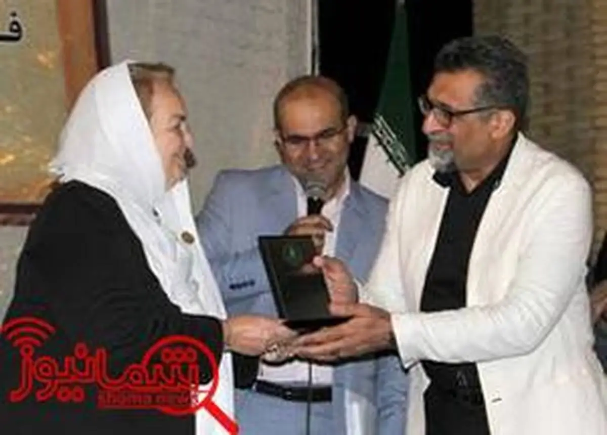 نشان بین‌المللی «مولانا» به دکتر «مجید پازوکی» مولوی پژوه اهدا شد