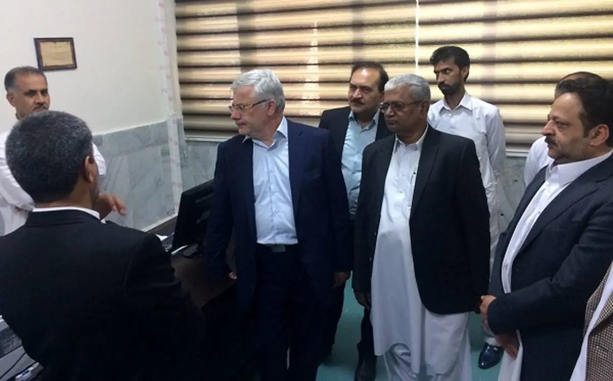 بازدید دکترنوربخش از مراکز بیمه ای و درمانی تأمین اجتماعی در ایرانشهر