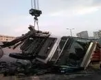 واژگونی تریلر در بزرگراه امام علی (ع) | راننده فوت شد