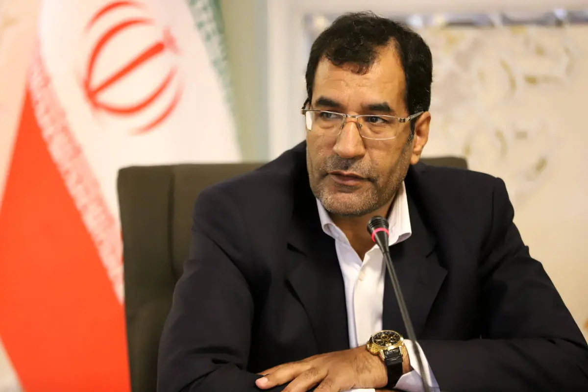 ترانزیت خارجی خودروهای سواری دارای پلاک، بجز خودروهای آمریکایی در مناطق آزاد بلامانع است