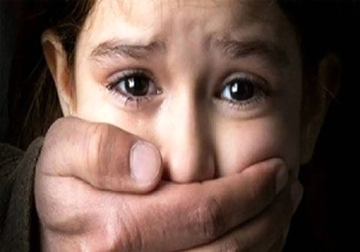 تجاوز جنسی به دختربچه 9 ساله در مدرسه / خود را در اتاقش دار زد + عکس