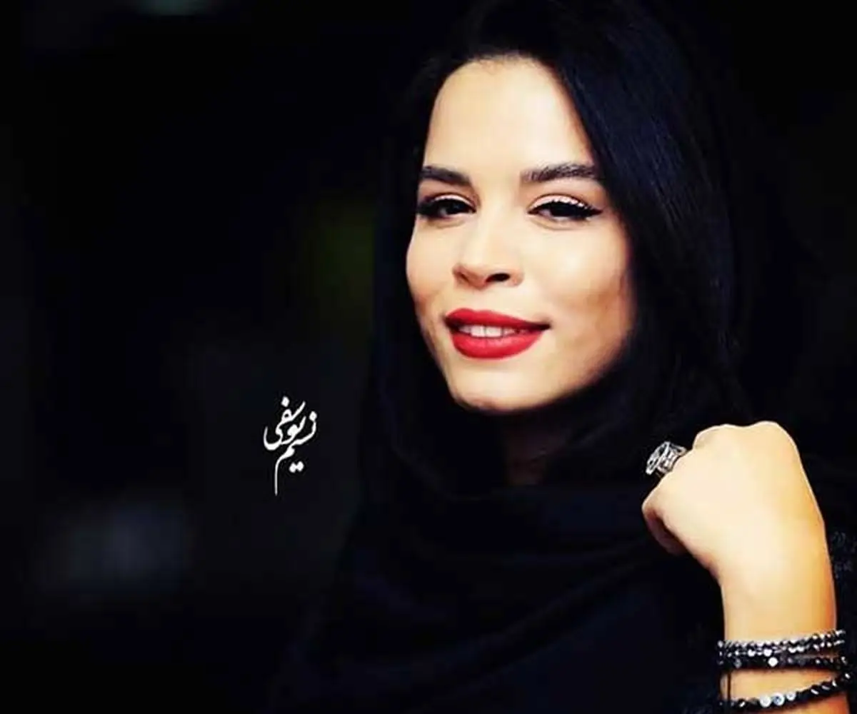 حضور ملیکا شریفی نیا در جشنواره فجر امسال | ذوق زدگی خانم بازیگر از پدر و مادرش در یک قاب