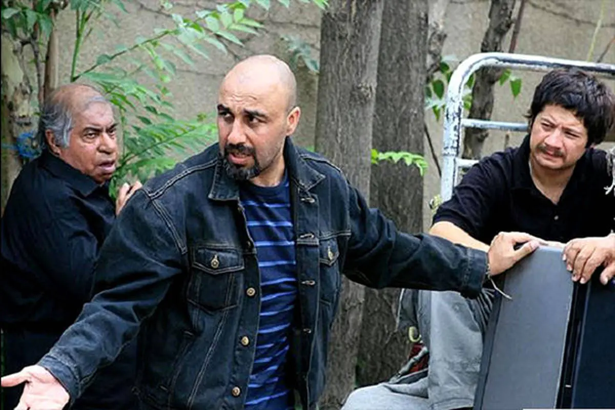 دعوای حمید لولایی و علی صادقی در سریال خانه به دوش | این سکانس سریال خانه به دوش بمب خنده است + فیلم