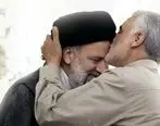 تصویری دیده نشده از اشک های شهید رئیسی در کنار رهبر انقلاب هنگام اقامه نماز بر پیکر شهید سردار سلیمانی 
