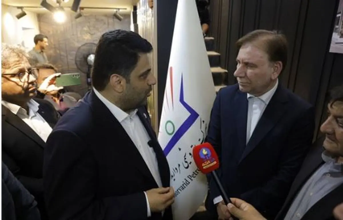 بازدید استاندار بوشهر از غرفه پتروشیمی مروارید در نمایشگاه بینالمللی نفت، گاز و پتروشیمی