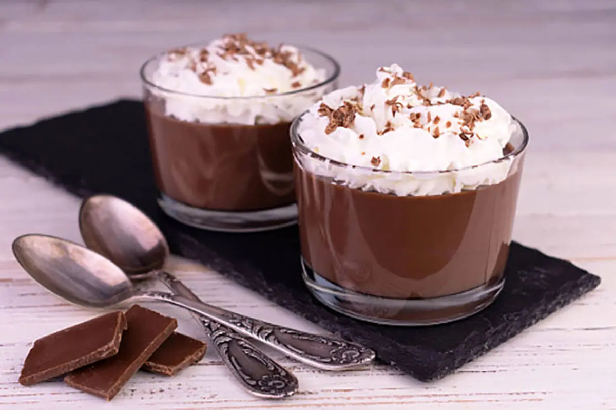 با شیر و پودر کاکائو دسر ساده و فوری درست کن