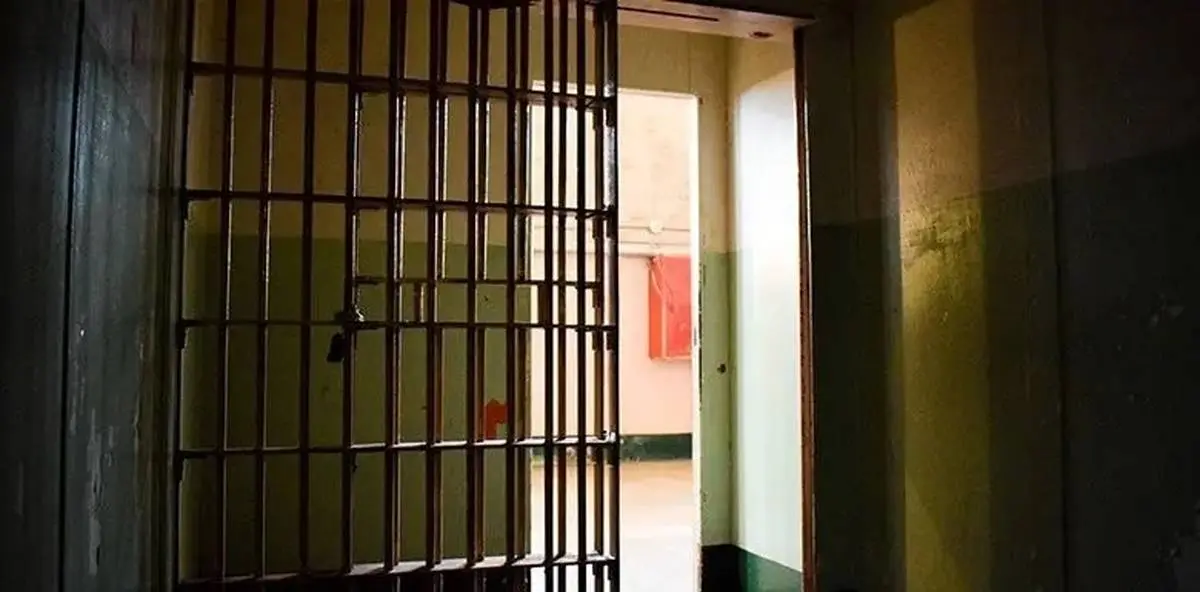 قاتل سریالی هولناک بعد 28 سال از زندان آزاد شد | ماجرای آزادی قاتل محکوم به اعدام چیست ؟