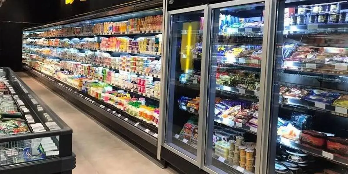 مزایا و معایب یخچال پرده هوا: آیا این نوع یخچال برای کسبوکار شما مناسب است؟