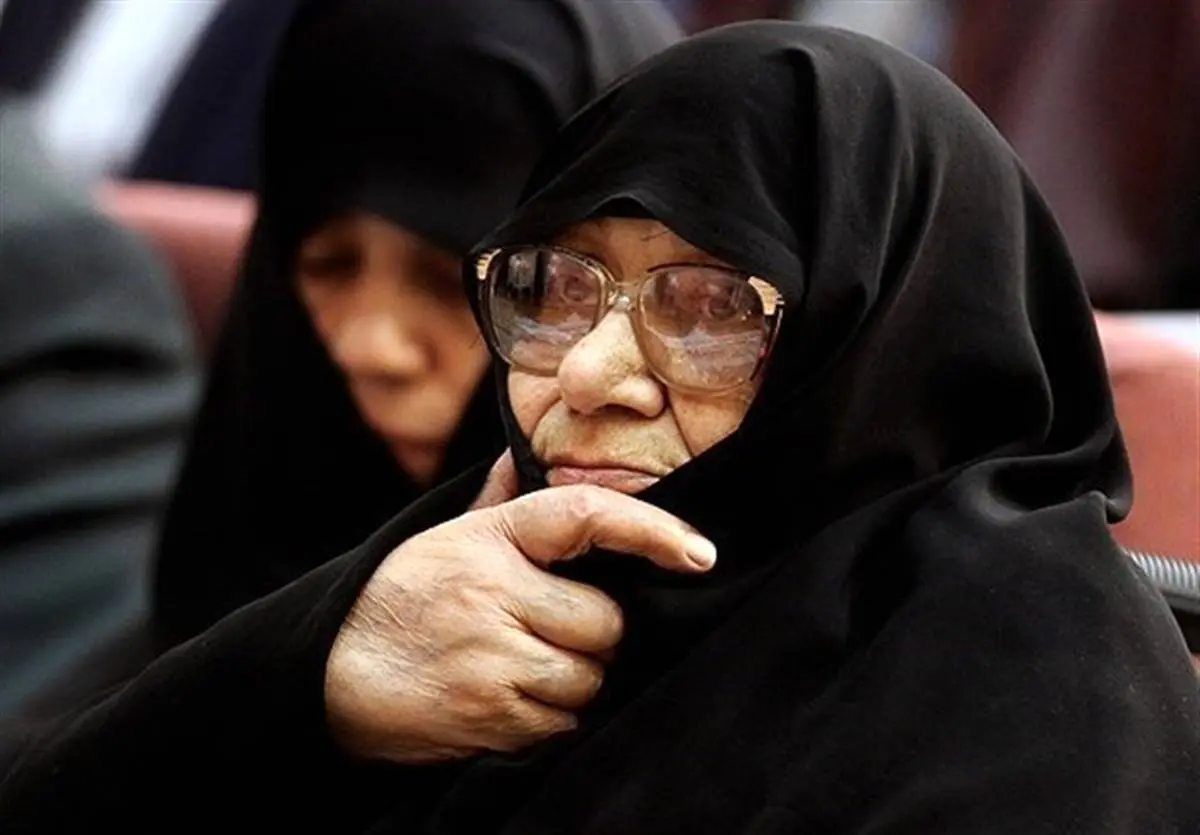 یک زن محافظ امام خمینی بود + فیلم