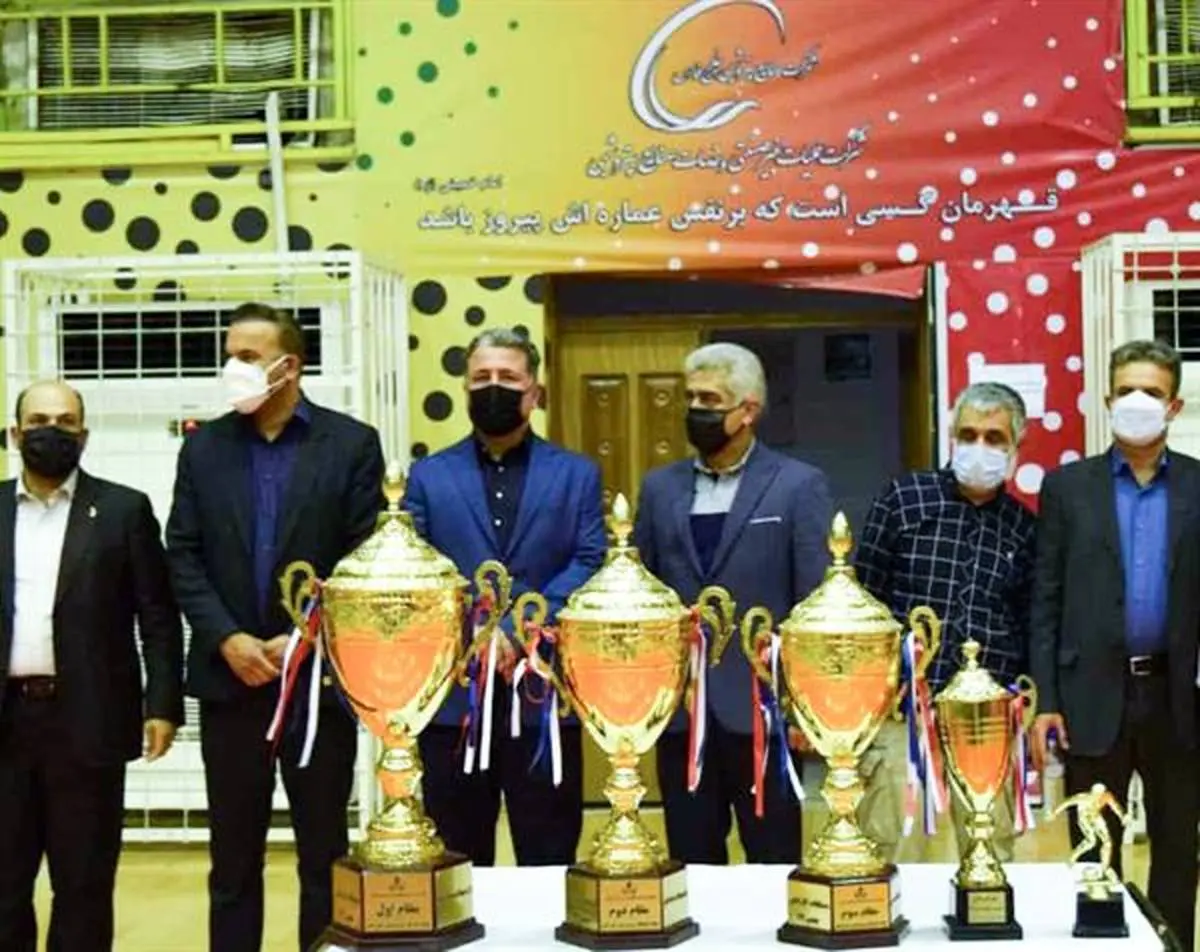 برگزاری اختتامیه مسابقات فوتسال جام دهه فجر کارکنان پتروشیمی امیرکبیر