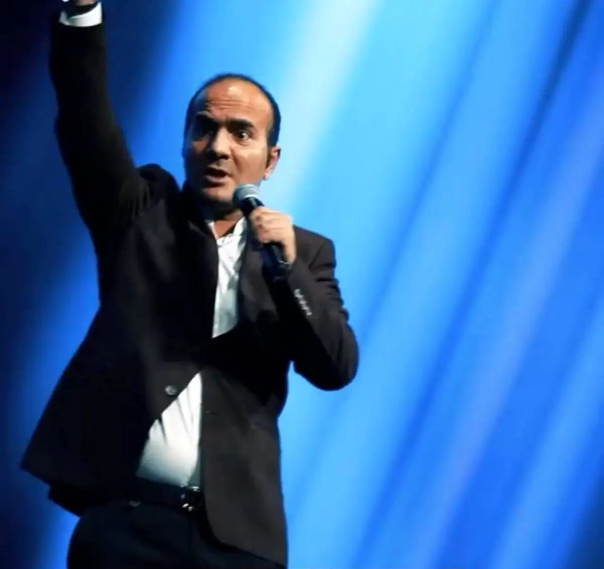 (ویدئو) کلیپ خنده دار حسن ریوندی، عاقبت پوشیدن شلوار زاپ دار