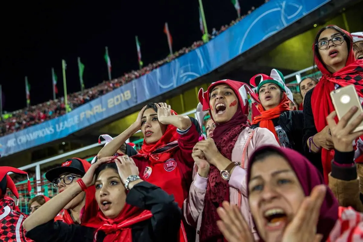 مهلت یک ماهه فیفا به ایران برای حضور بانوان در ورزشگاه 