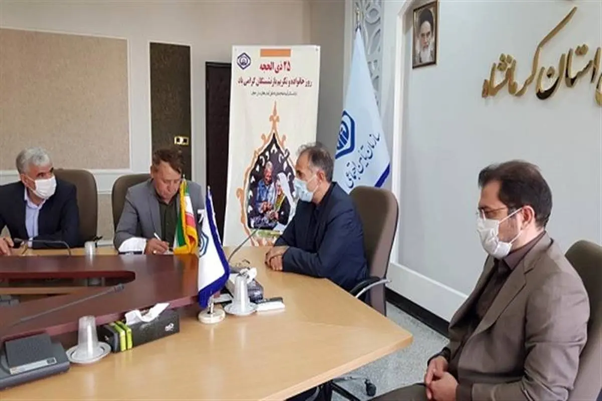 برگزاری مراسم تکریم بازنشستگان در مدیریت درمان تامین اجتماعی کرمانشاه
