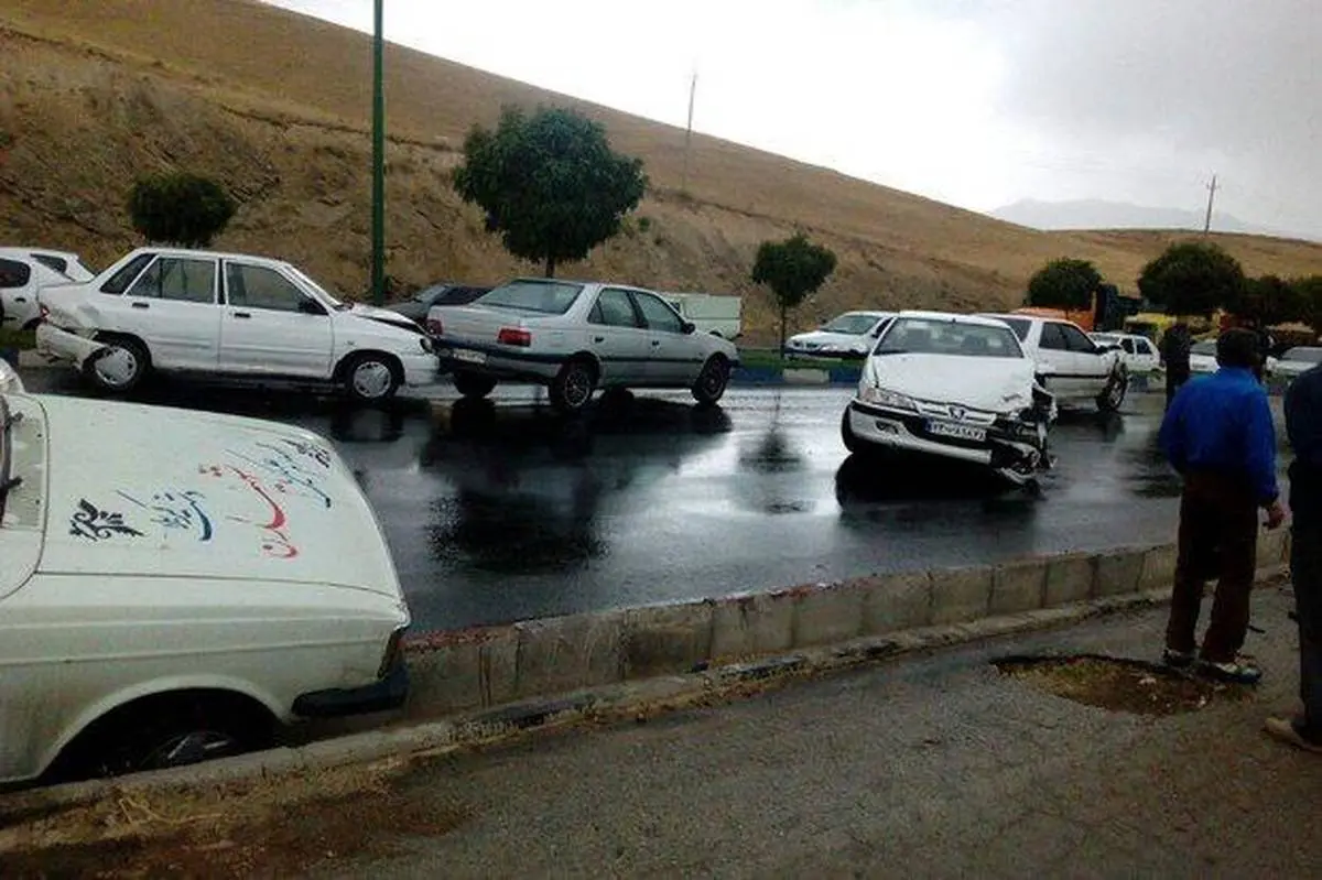 برخورد ۸۰ خودرو با یکدیگر در شیراز