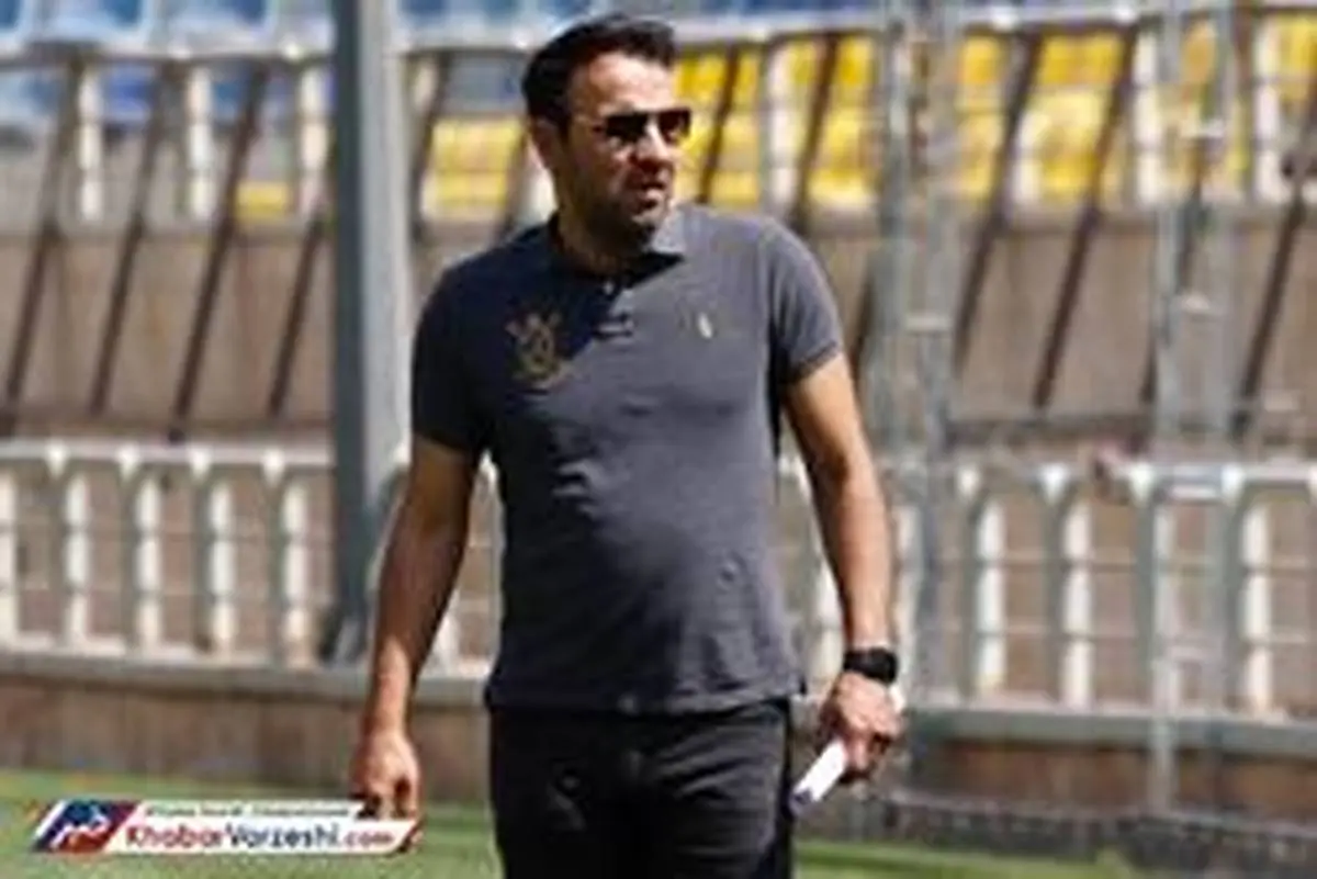 تاسف محسن خلیلی به دلیل اماده نبودن ورزشگاه ازادی + عکس