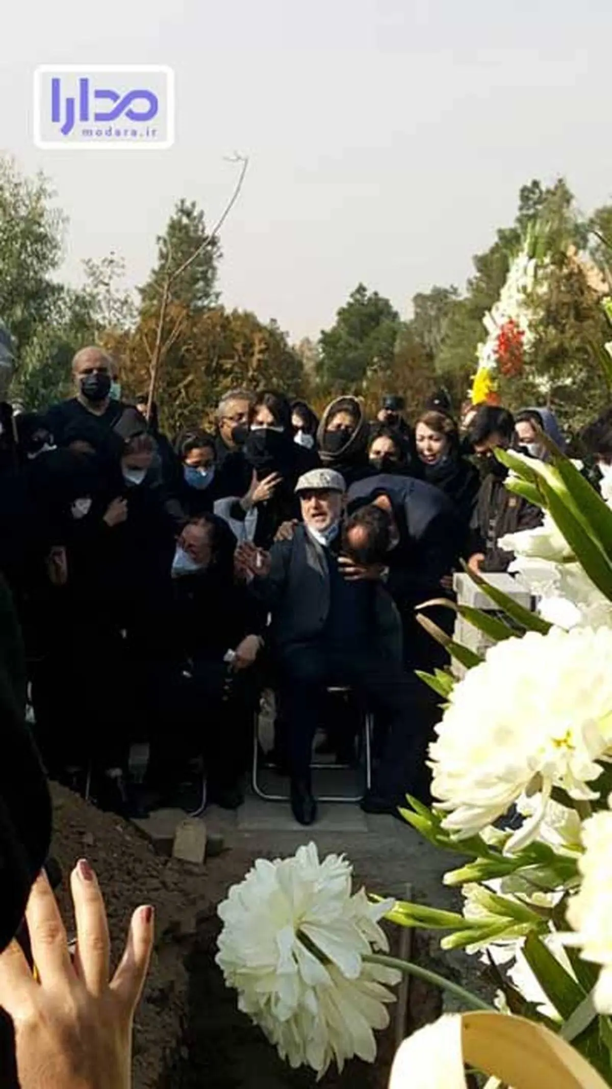 ضجه های سوزناک پدر آرمان عبدالعالی هنگام دفن پسرش | ببخش نتونستم پسرتو نگه دارم