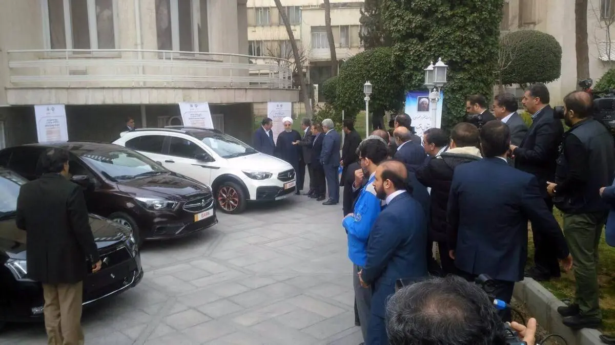 معرفی دو‌ محصول جدید ایران خودرو در حاشیه جلسه هیات وزیران