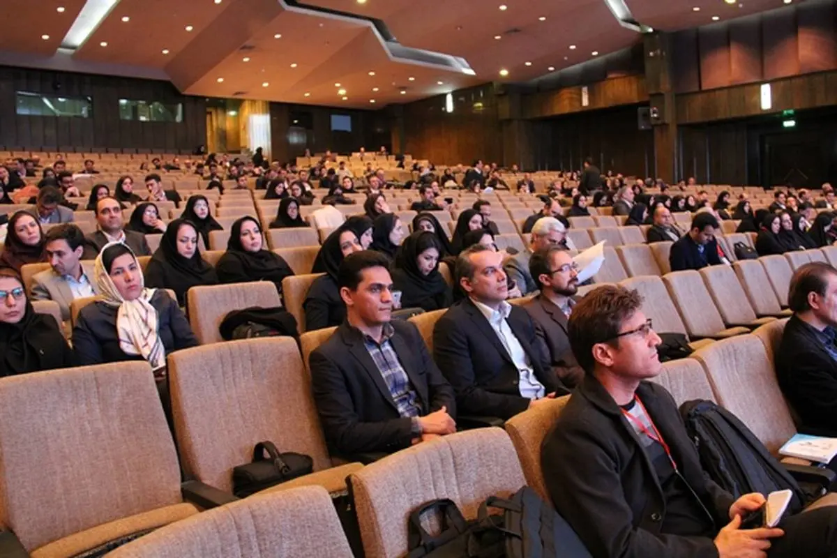گواهینامه اهتمام در تعالی آموزش به ایران کیش رسید