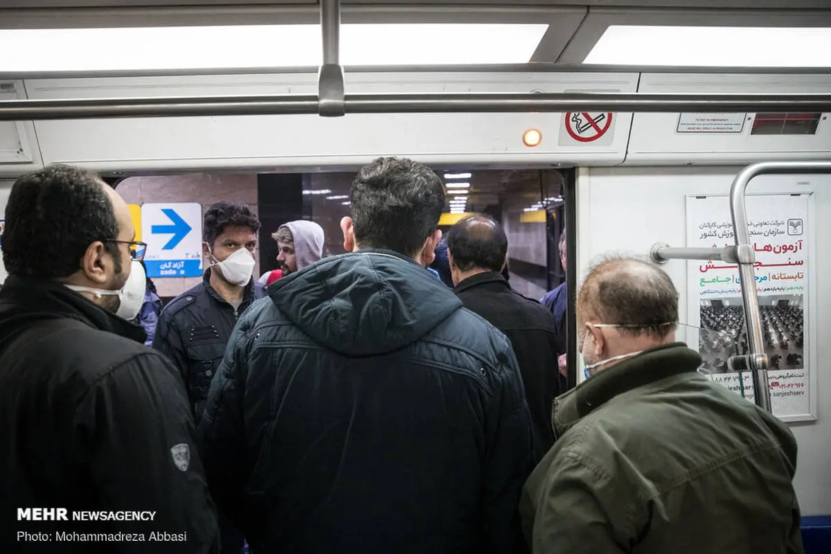 جلوگیری از ورود شهروندان بدون ماسک به مترو 