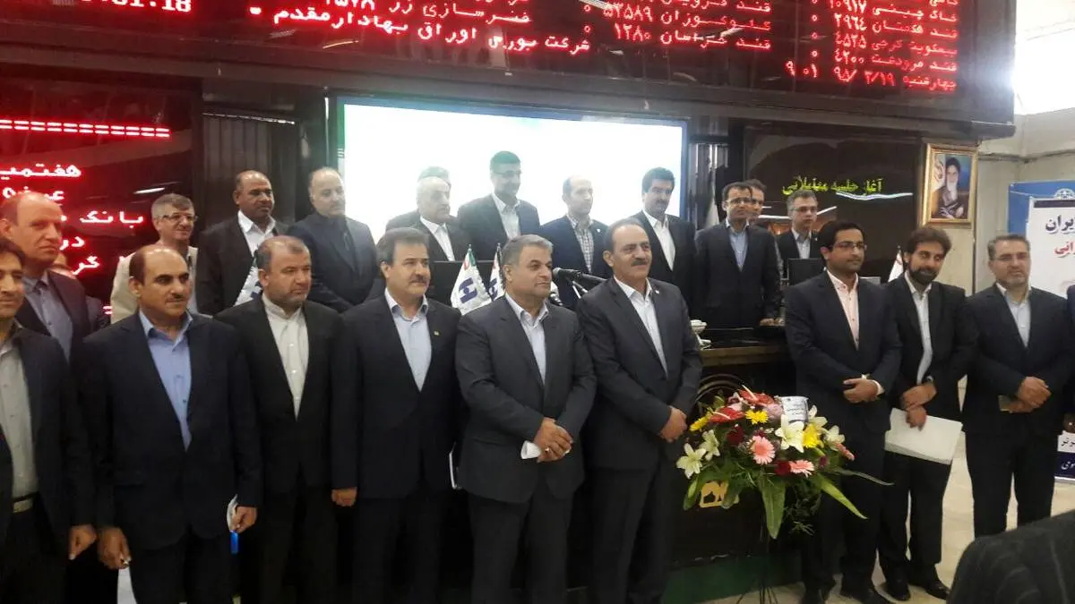 زنگ بازار بورس بهادار تهران امروز با حضور مدیر عامل بانک صادرات به صدا در آمد