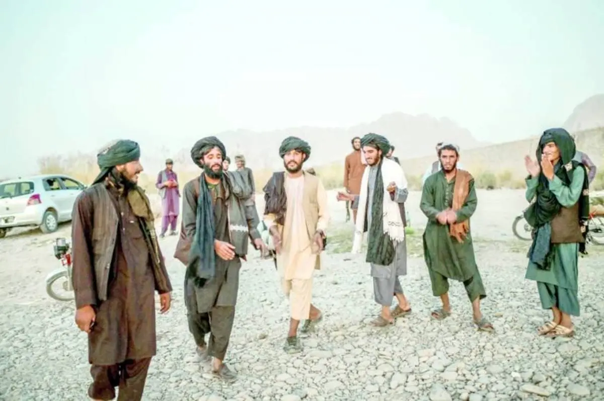 رقص طالبان برای تعطیلی مدارس دخترانه + فیلم