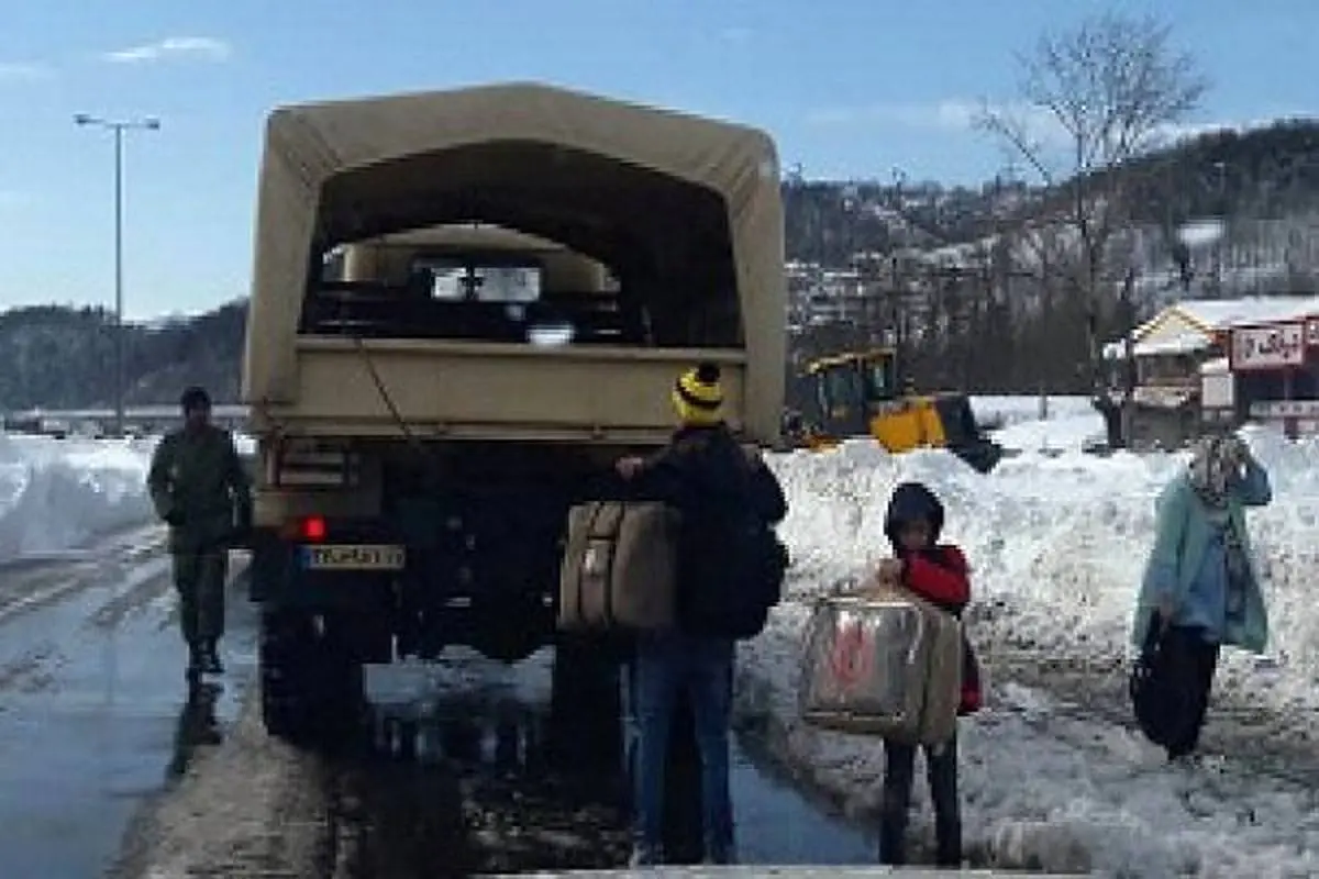 کمک ارتش به ۱۵۰ روستا در محاصره برف تبریز