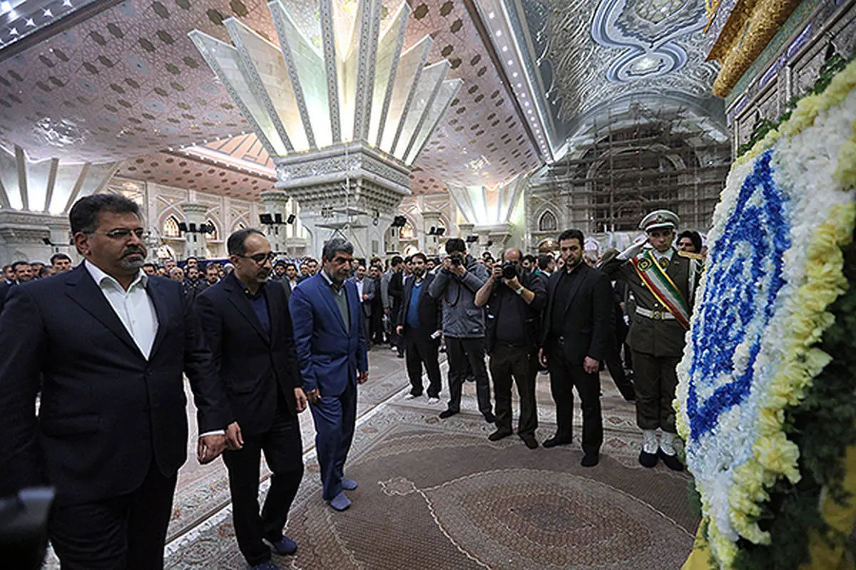مدیران و کارکنان سازمان تأمین اجتماعی با آرمانهای حضرت امام خمینی(ره) تجدید میثاق کردند
