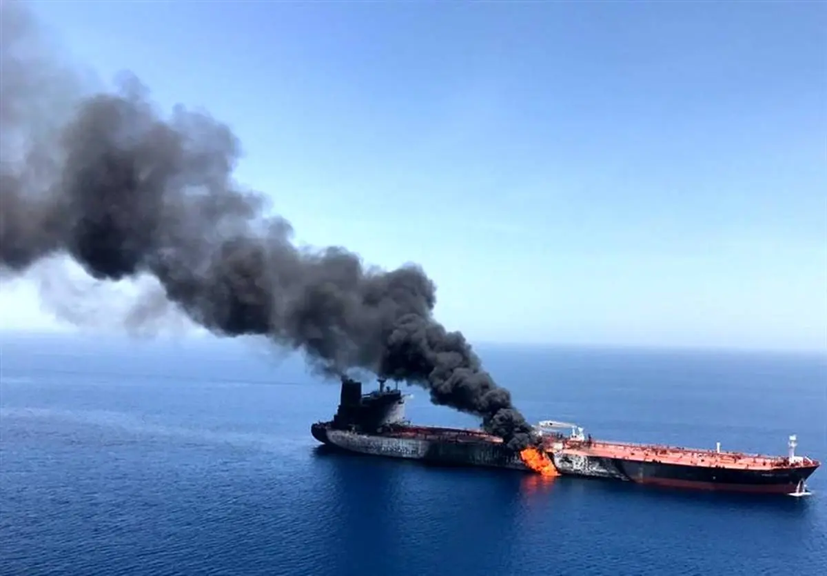 پشت پرده حادثه مشکوک انفجار نفتکش‌ها در دریای عمان+عکس
