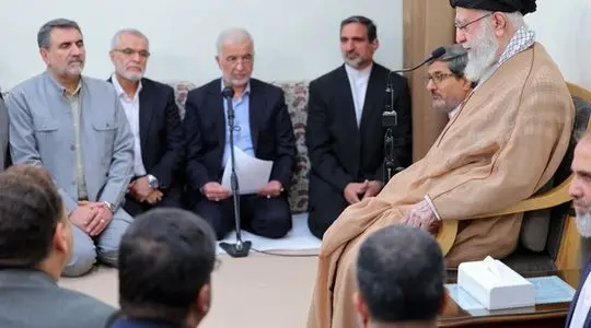 رهبر انقلاب: امروز برای خدمت به مردم فضا مناسب و فرصت‌ها بسیار است