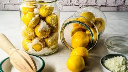 طرز تهیه ترشی لیموترش خوشمزه / یک ترشی خاص برای کنار غذات درست کن 