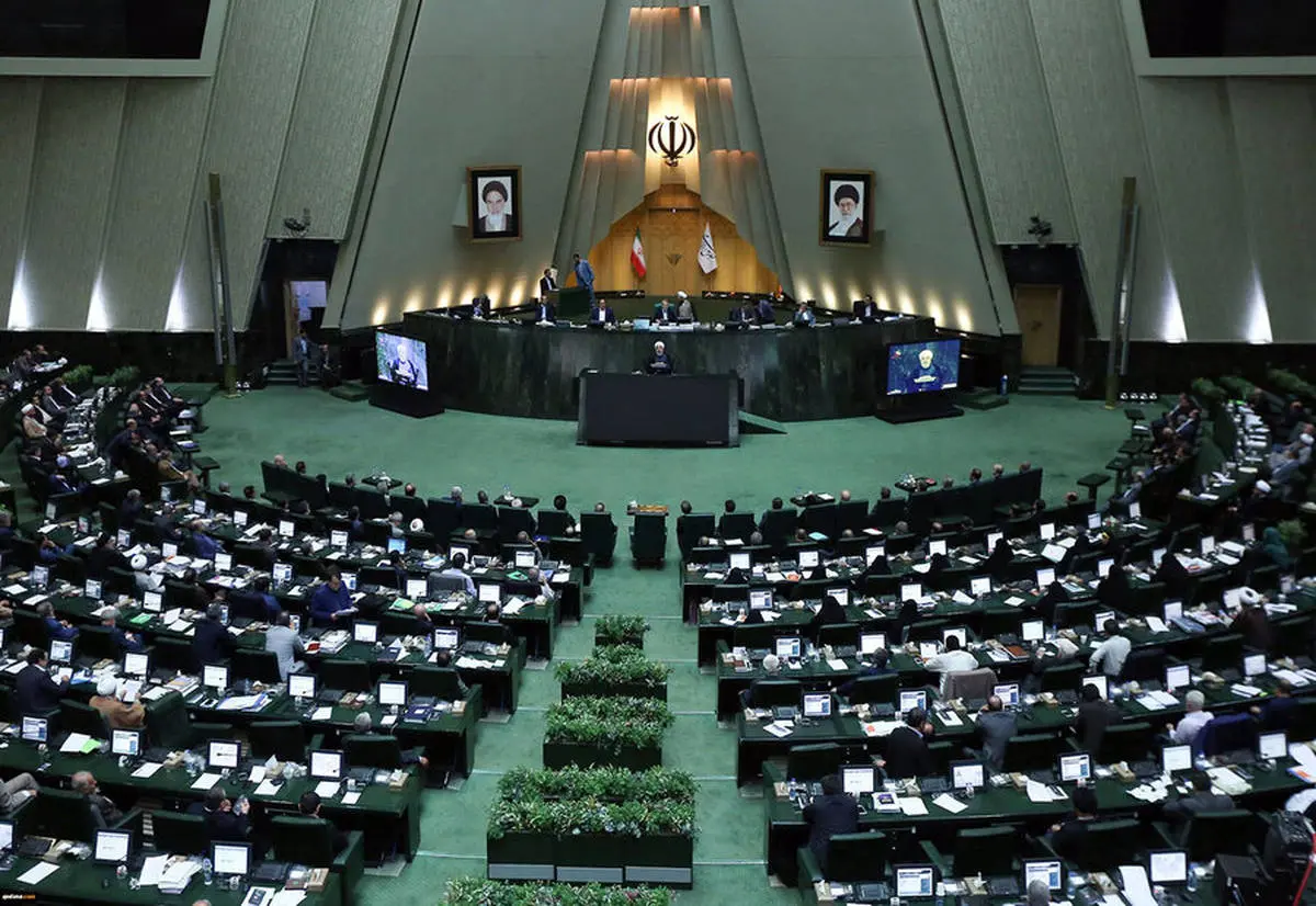 ویدیو / درگیری لفظی نمایندگان مجلس شورای اسلامی درباره بررسی برخی طرح‌ها در صحن علنی مجلس
