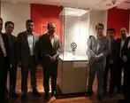 بازدید مدیر عامل بورس تهران از لوح باستانی نشان واره بورس در نمایشگاه لوور