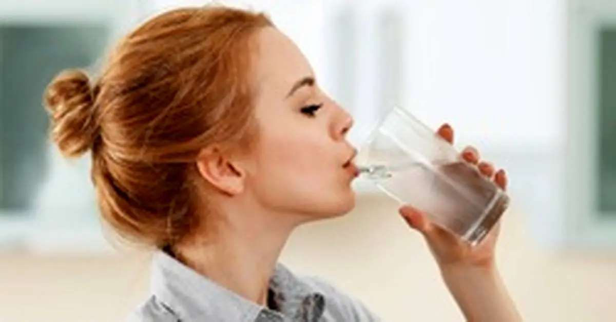 آیا نوشیدن آب به کاهش وزن کمک می کند؟