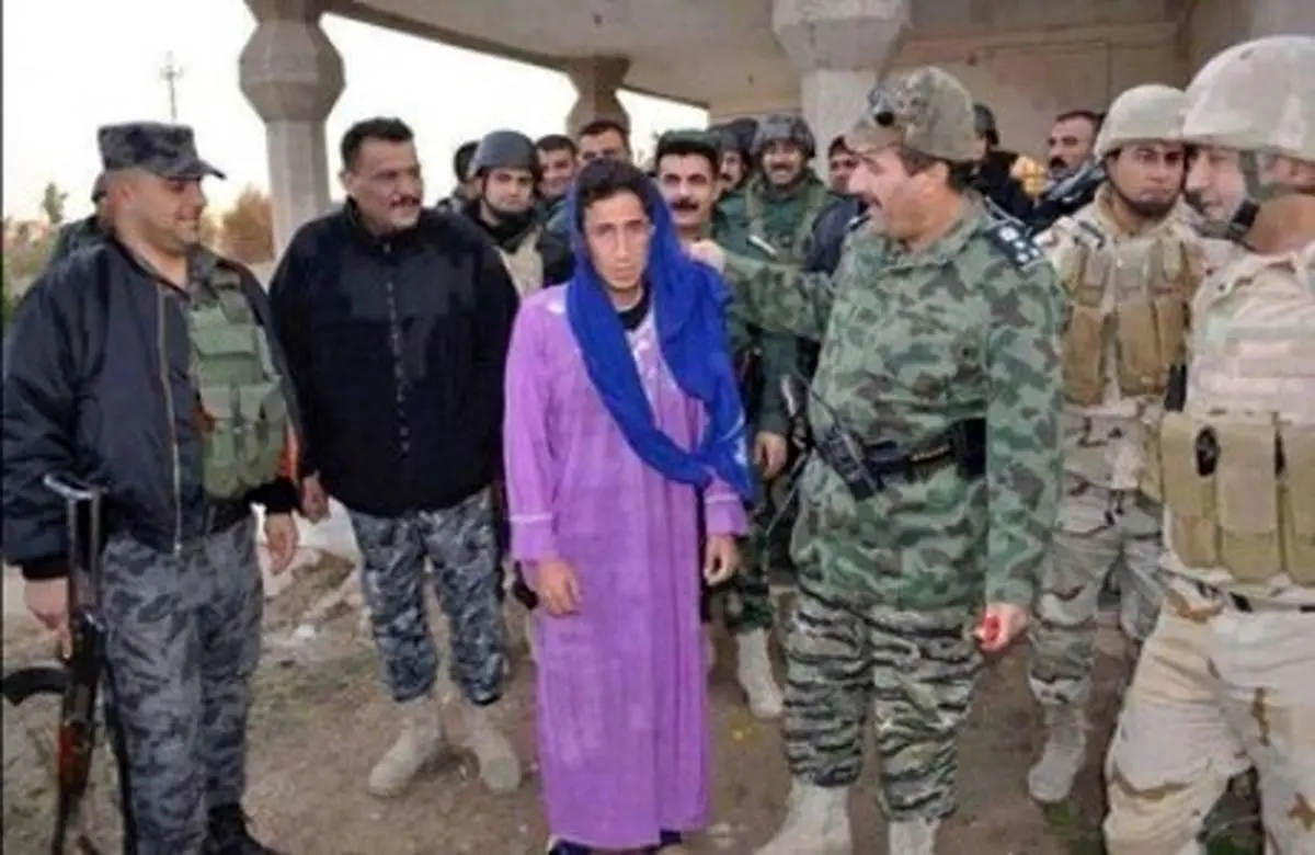 دستگیری داعشی‌های ترسو با ریش تراشیده و لباس زنانه +تصویر