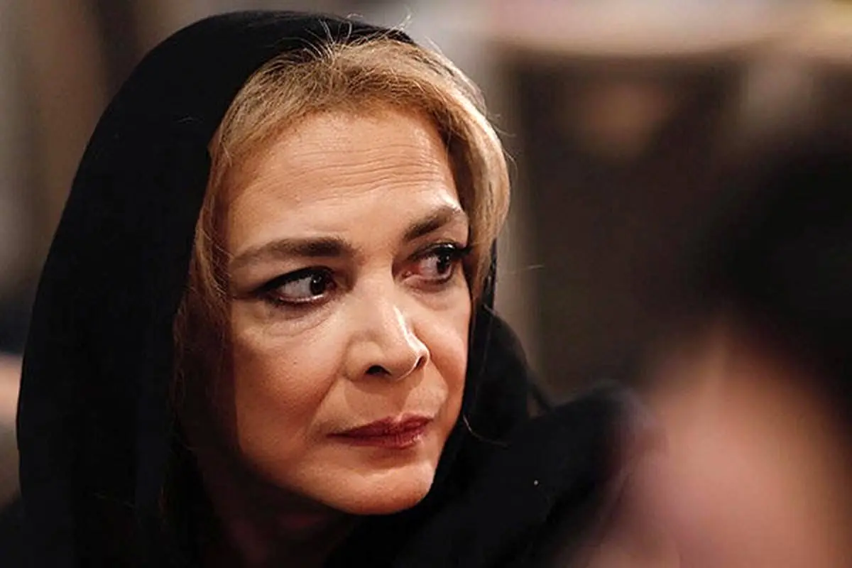 (ویدئو) متن حزن انگیز لیلا حاتمی در مراسم تشییع بیتا فرهی