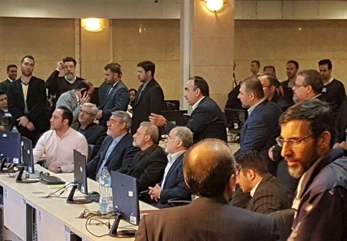 لاریجانی از ستاد انتخابات کشور بازدید کرد