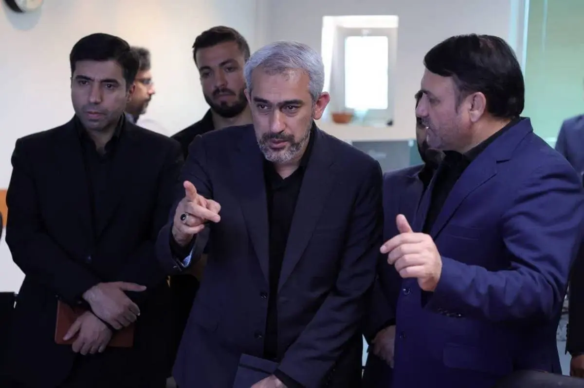 بازدید وزیر اقتصاد از مجموعه بانک سپه / قدردانی دکتر مدنی‌زاده از مدیران و کارکنان این بانک