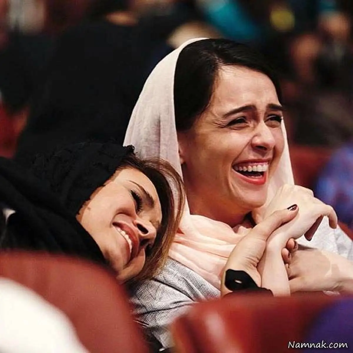 اولین عکس بی حجاب از ترانه علیدوستی | ترانه علیدوستی با این تیپ در تهران می گردد