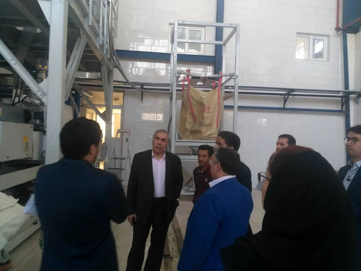 عضو هیات مدیره بانک صنعت و معدن از صنایع استان فارس بازدید کرد