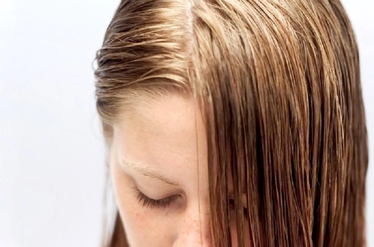 علت چربی موی سر چیست؟ + روش های برطرف کردن و کاهش آن