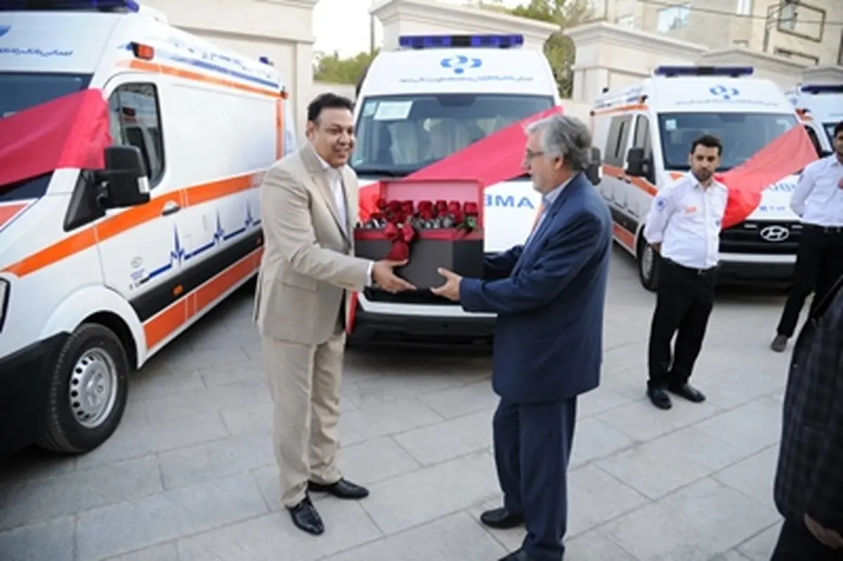 حمایت بانک رفاه کارگران از نظام سلامت کشور: اهدای10دستگاه آمبولانس به دانشگاه علوم پزشکی مشهد
