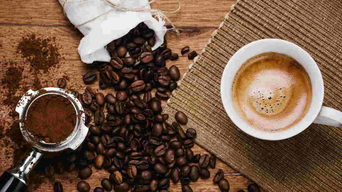 چرا با خوردن قهوه تپش قلب میگیریم؟