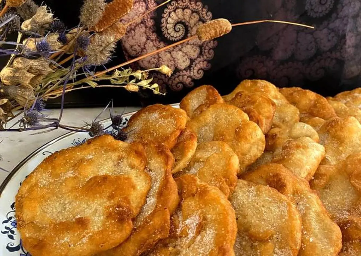 درست کردن ی نان سوروک یزدی خوشمزه و بی نظیر برای تغذیه دانش آموزان در مدرسه 
