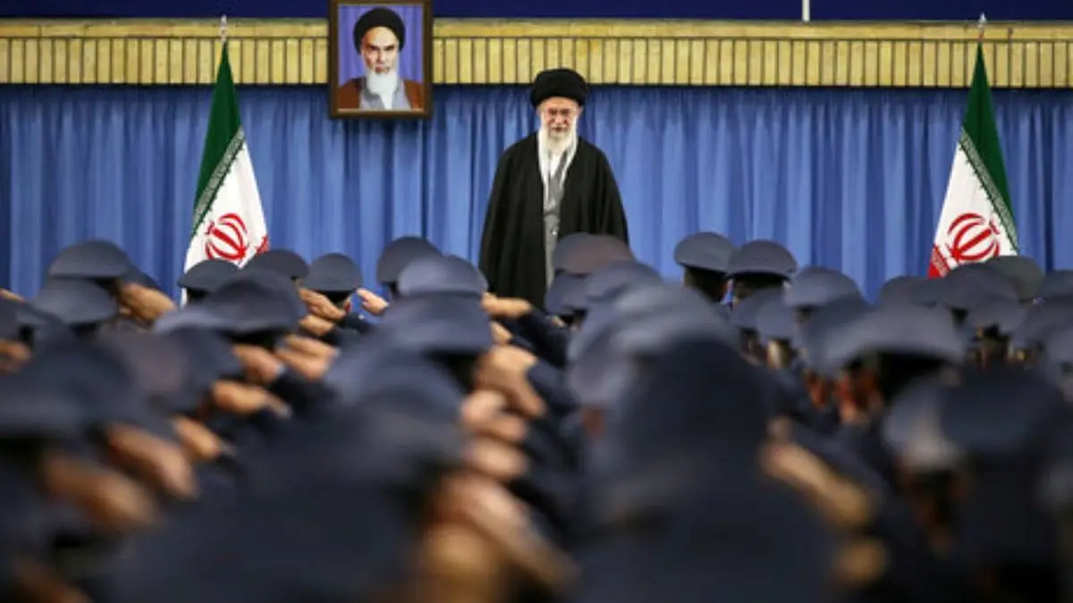دیدار فرماندهان و کارکنان نیروی هوایی ارتش با امام خامنه‌ای