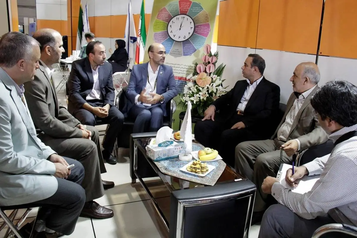 بازدید رئیس هیات مدیره و مدیرعامل بیمه ایران از نمایشگاه الکامپ