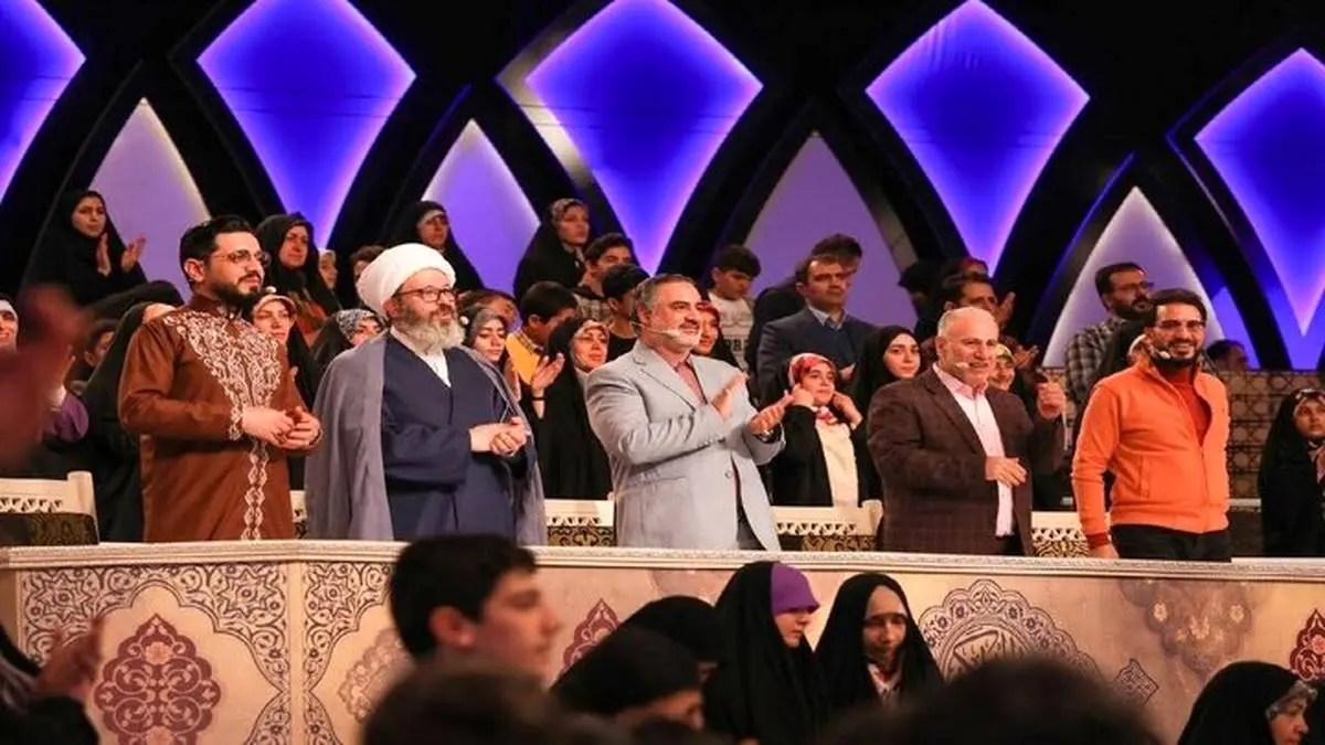(ویدیو) شوخ ترین مادر ایرانی با بوسه بر پسر عمویش در برنامه تلویزیونی محفل