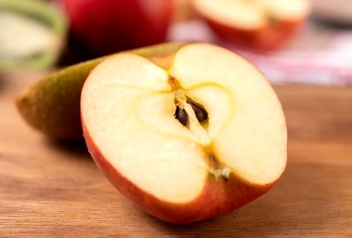 هشدار/ هرگز دانه های سیب را نخورید